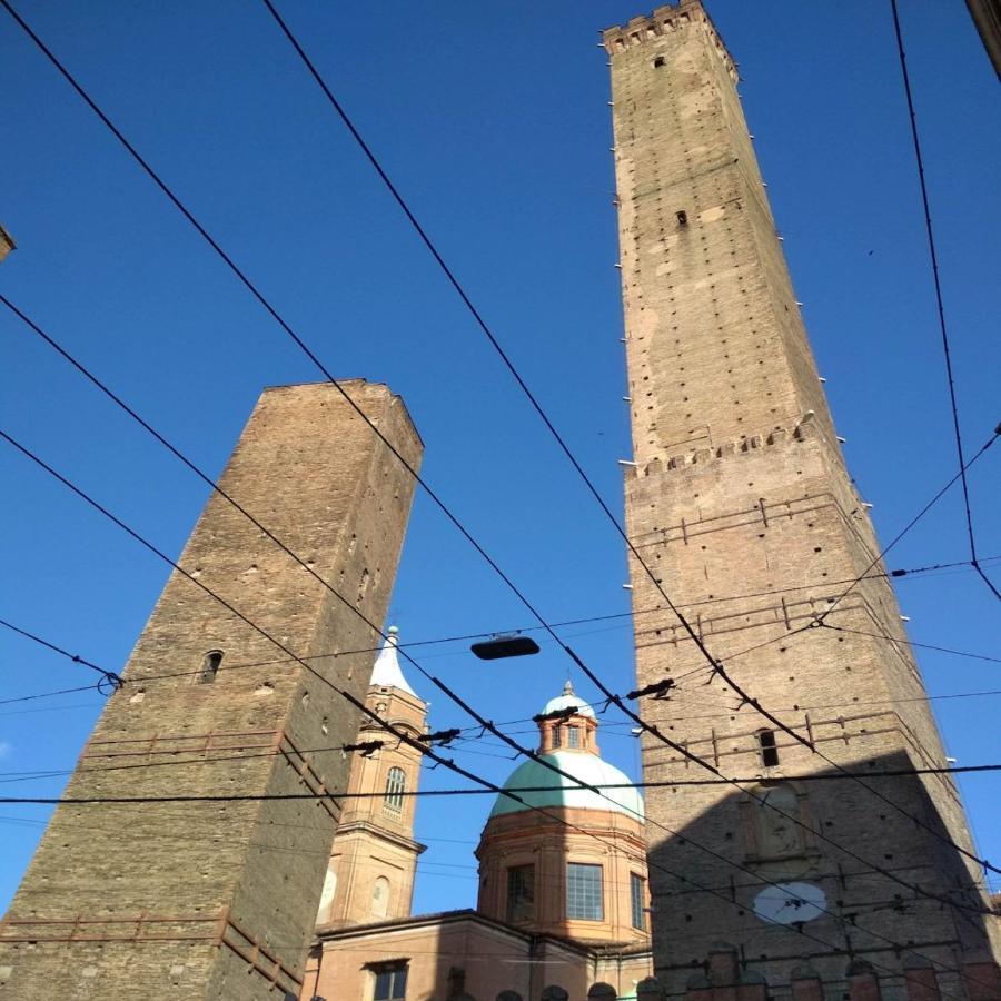 2Towers Holiday House_Centro Storico Di Bologna Bolonha Exterior foto